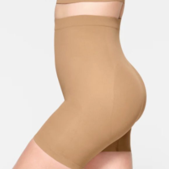 (2444) NWOT SKIMS SEAMLESS SCULPT MID THIGH in OCHRE Sz S/M - Picture 3 of 6